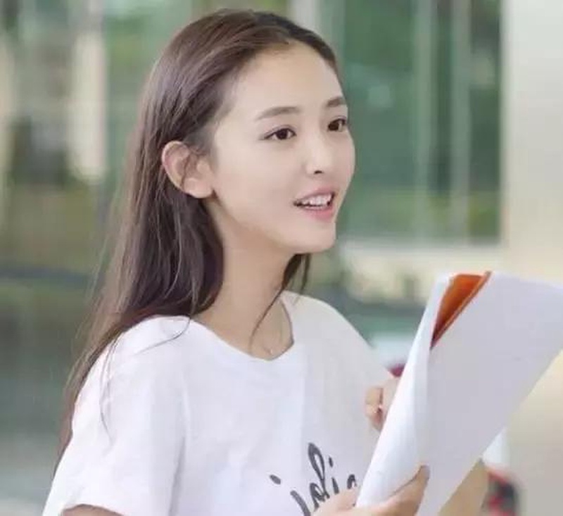 黄灿灿练舞累瘫地上 放话BLACKPINK都没这么拼引粉墨粉丝围攻