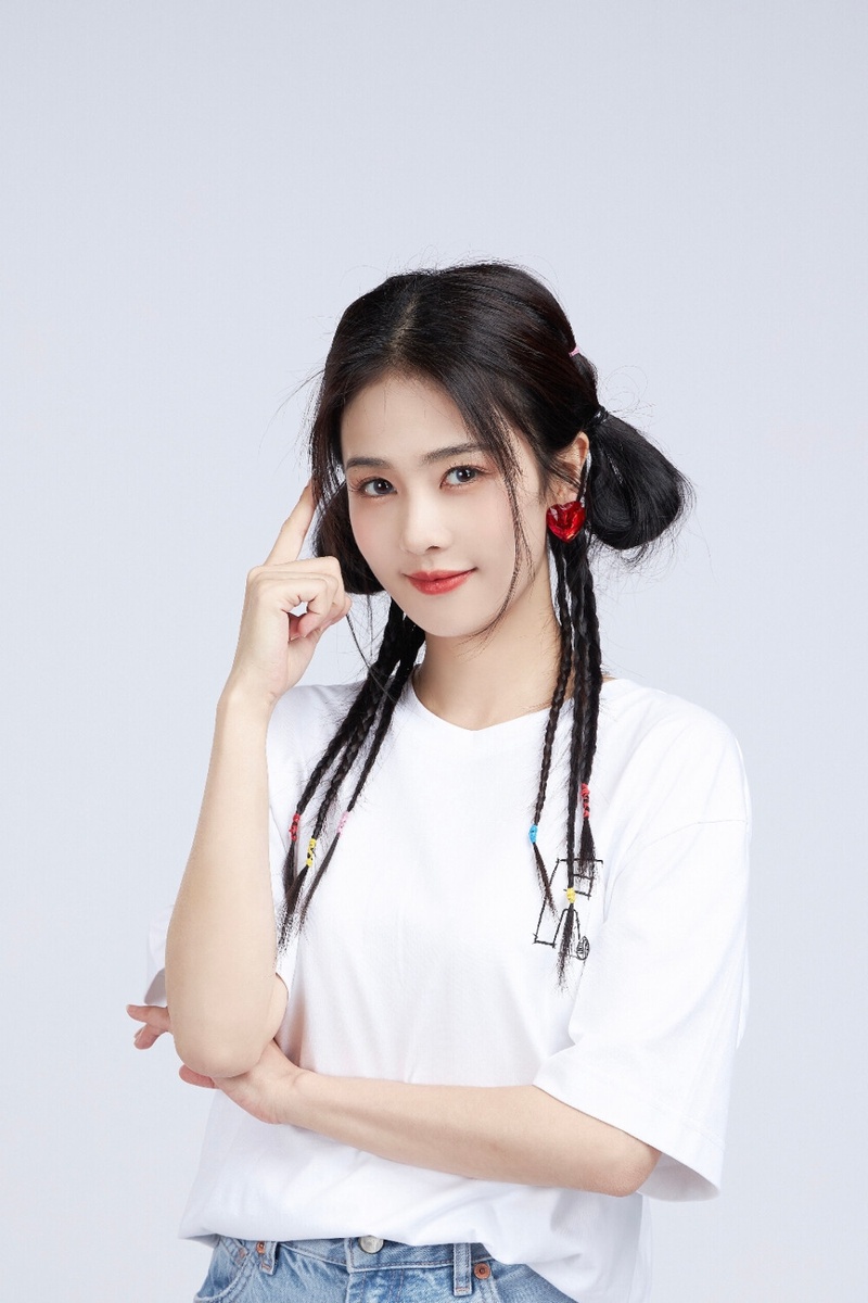白鹿《莫离》两年半超长预售,男主神隐幕后藏着换角疑云?