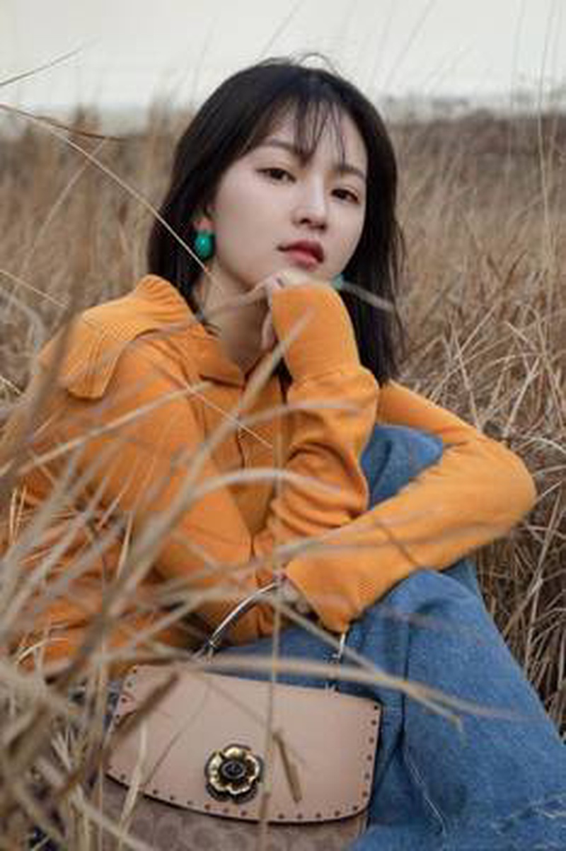 黄灿灿练舞累瘫地上 放话BLACKPINK都没这么拼引粉墨粉丝围攻