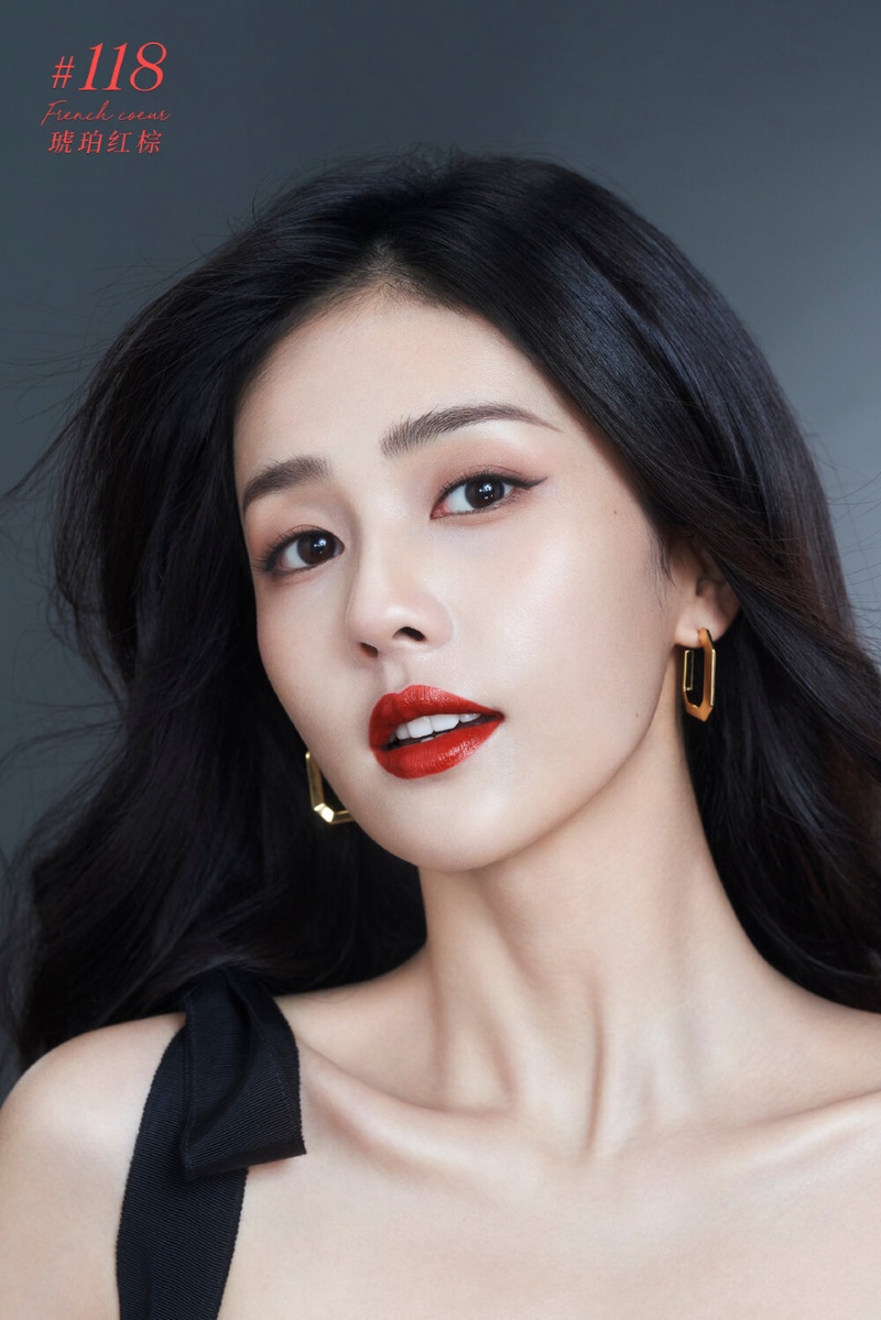 白鹿《莫离》两年半超长预售,男主神隐幕后藏着换角疑云?